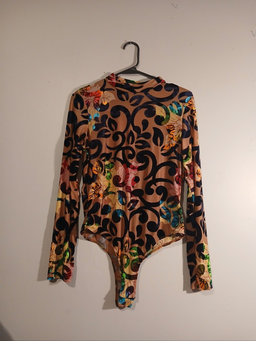 Fashion Nova Floral Swirl Long-Sleeve Bodysuit. Size 1X